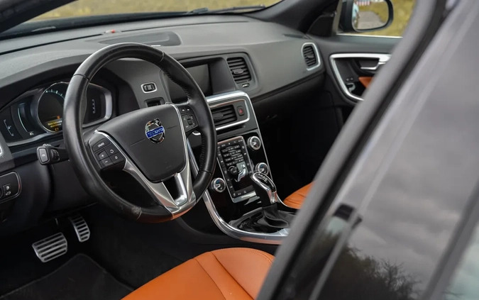 Volvo S60 cena 77800 przebieg: 112000, rok produkcji 2016 z Kutno małe 352